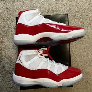 Air Jordan 11 Cherry